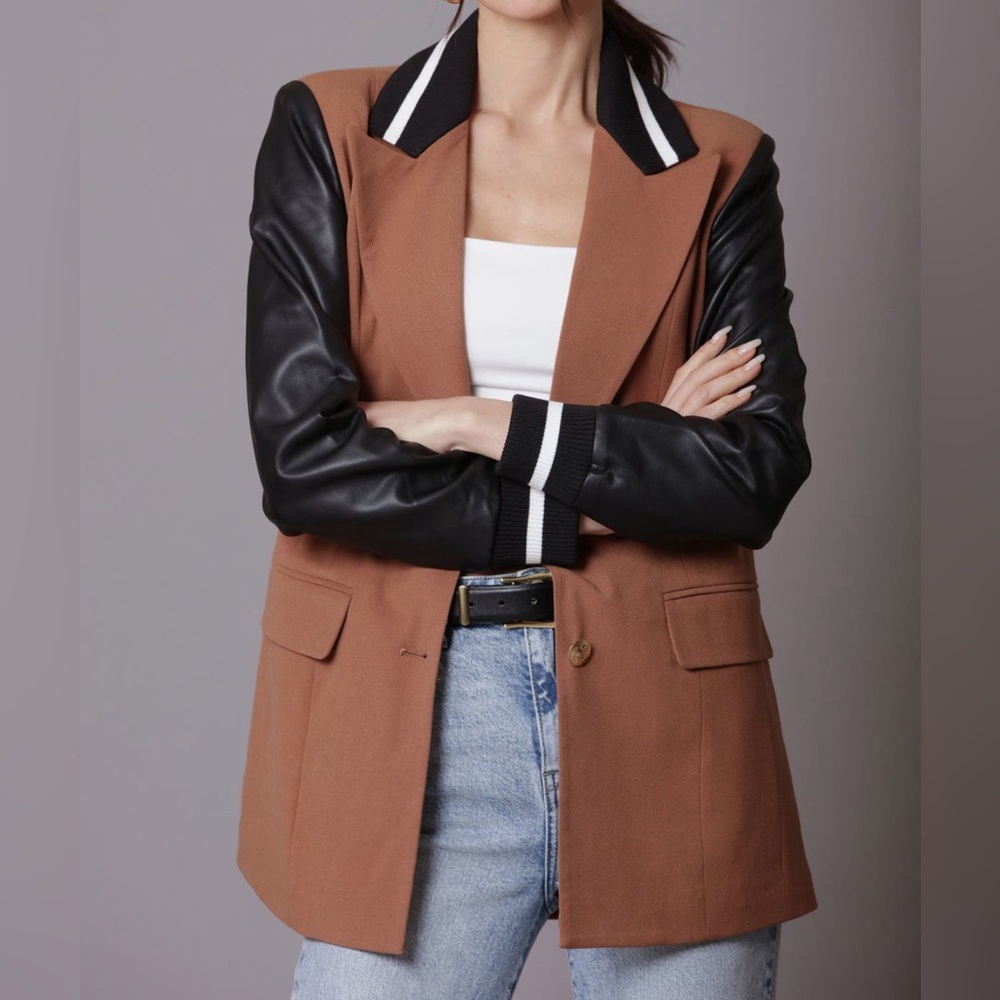 Avec Les Filles Faux Leather Sleeve Varsity Blazer Women’s Size L, NWT